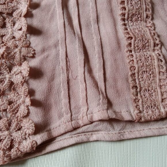 Vici Dusty Rose Lace Appliques Off the Shoulder Flowy Tunic Blouse Size Medium - Picture 9 of 14